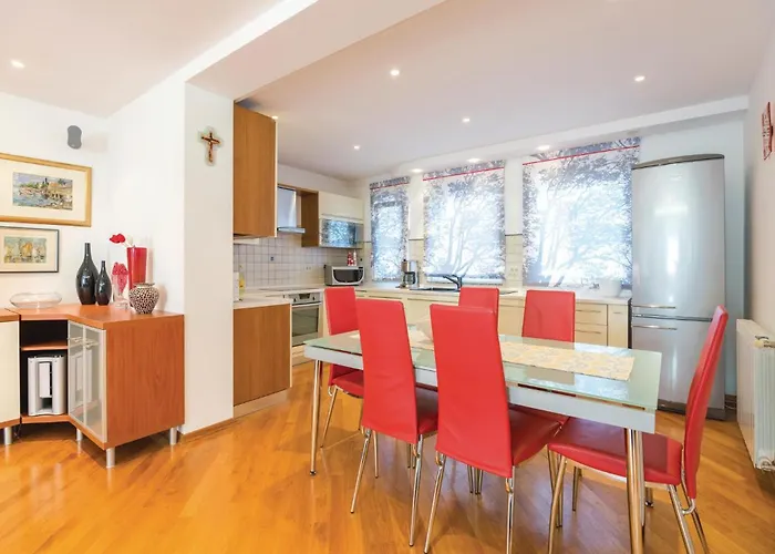 Apartment Cozy In With Kitchen *