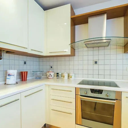 Apartment Cozy In With Kitchen *
